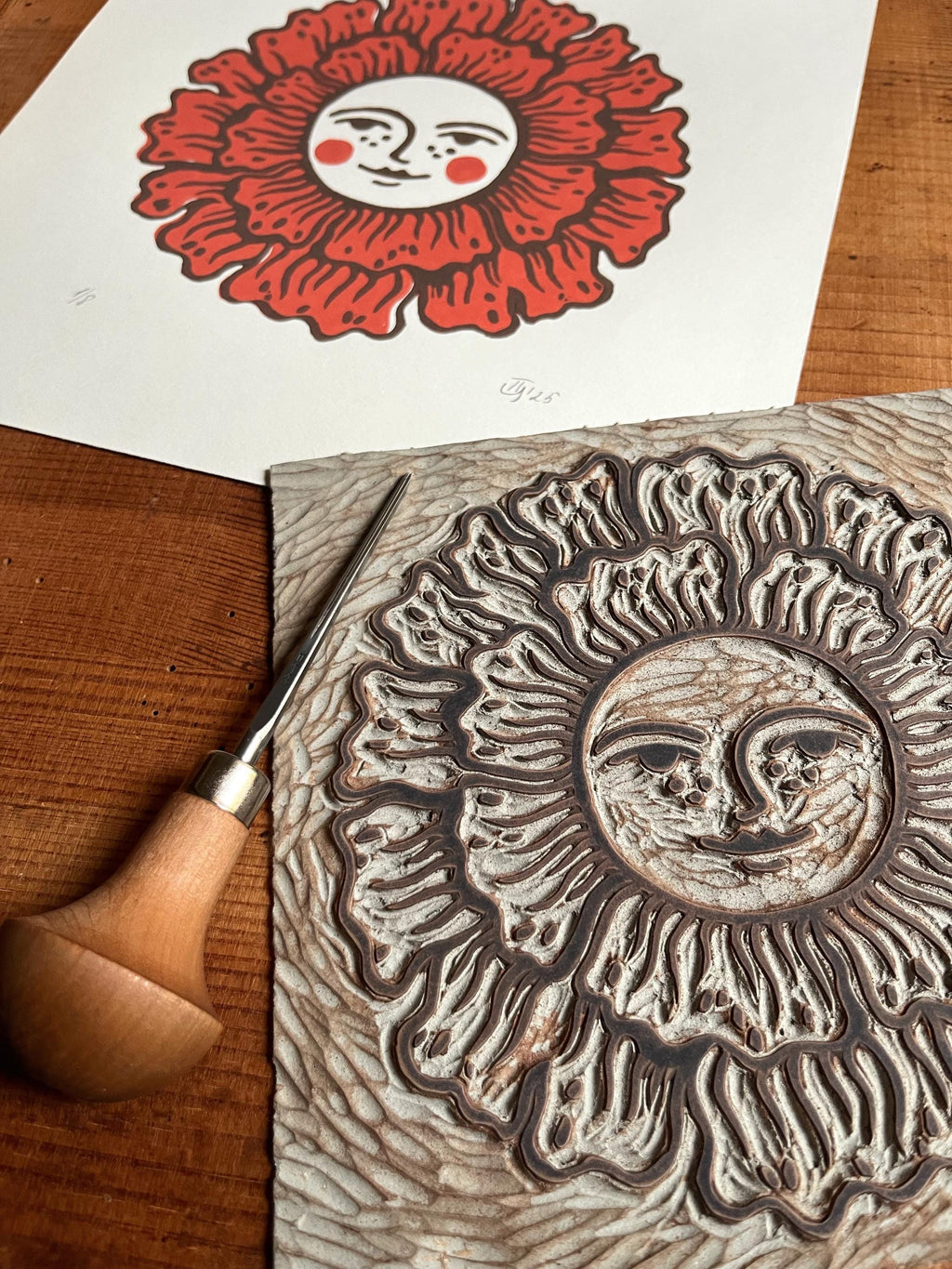 Hand-carved two-colour relief print “Happy Flower“