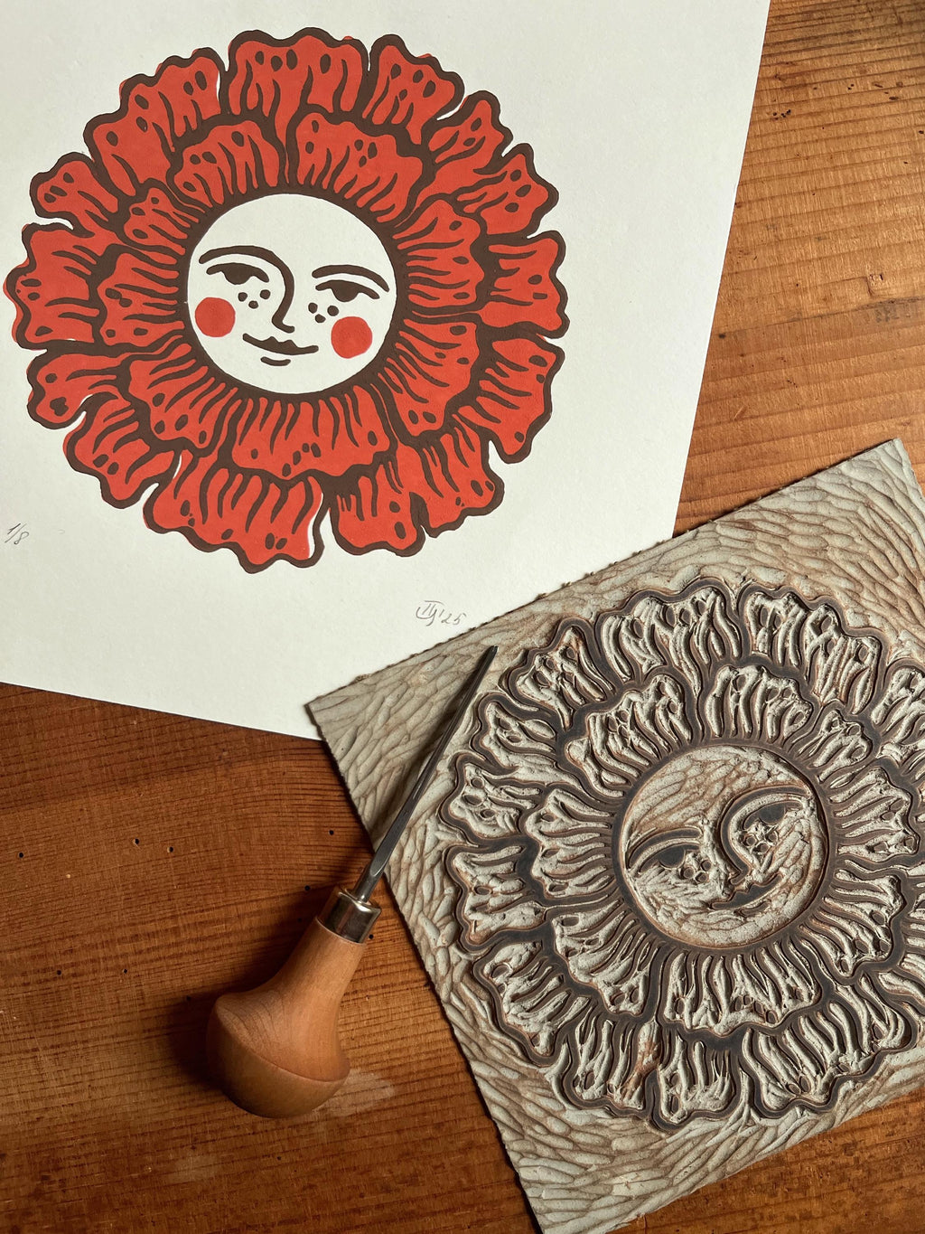 Hand-carved two-colour relief print “Happy Flower“