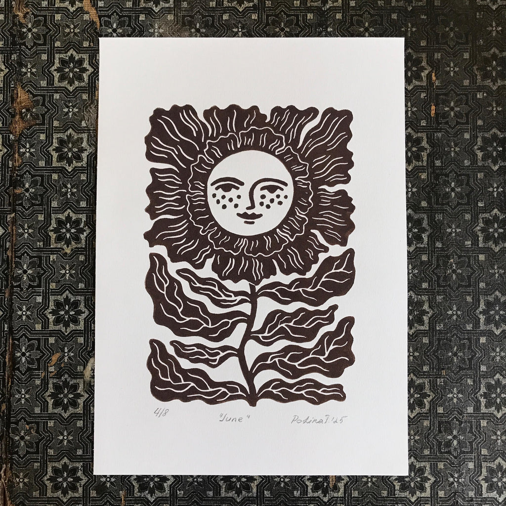 Hand-curved relief print "Friendly flower"