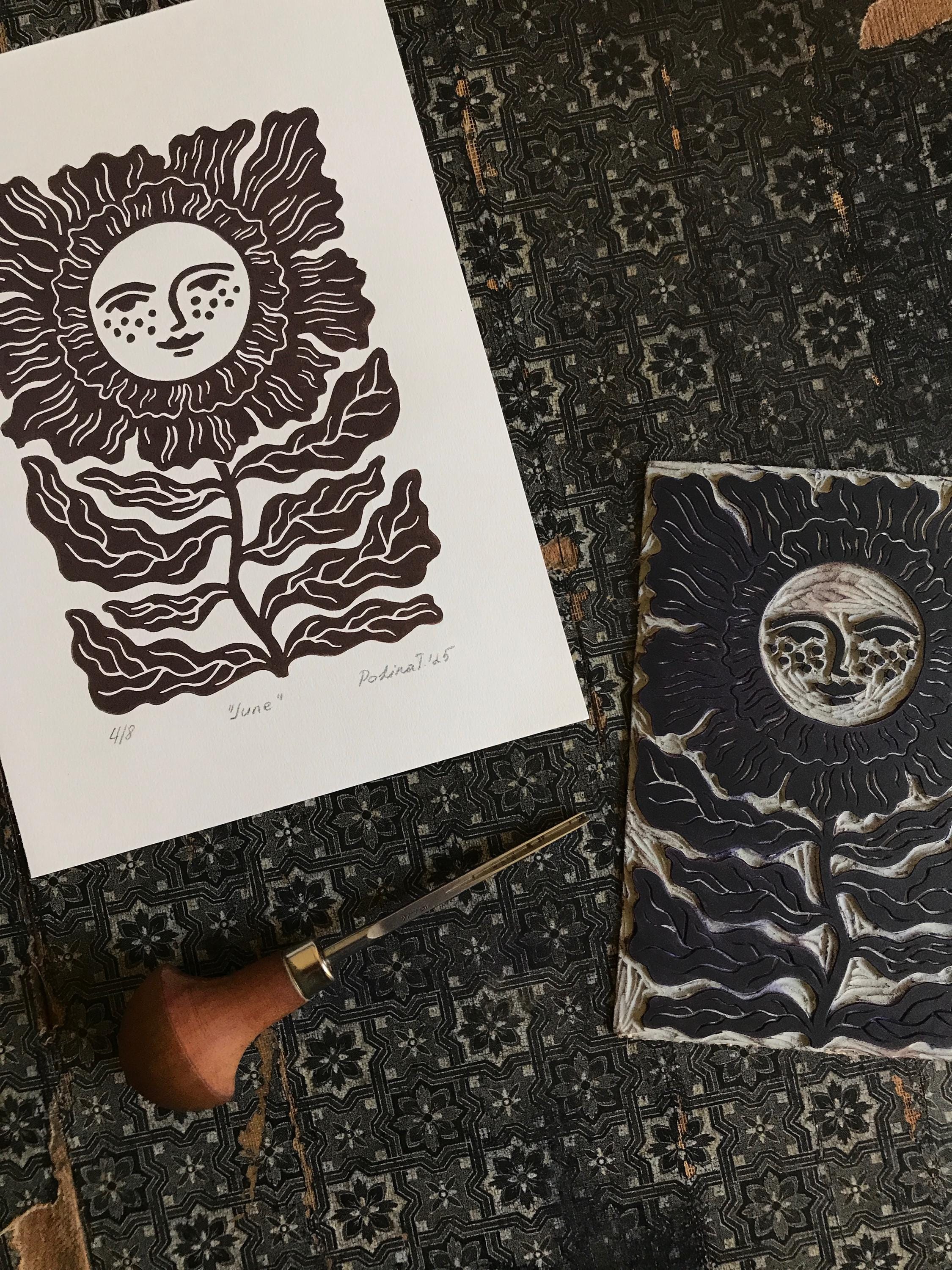 Hand-curved relief print "Friendly flower"